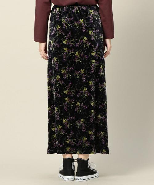 BEAUTY&YOUTH UNITED ARROWS（ビューティーアンドユースユナイテッドアローズ）の「BY ベロアプリントマキシスカート（スカート・レディース・ダークブラウン/ネイビー・FREE）」の3枚目の写真