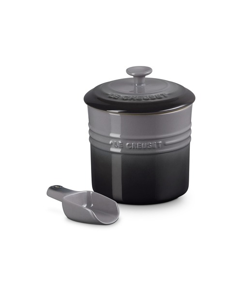 Le Creuset（ルクルーゼ）の「ペットフード・コンテナー（スクープ付き）（その他ペットグッズ・レディース・オレンジ/チェリーレッド/ピンク系その他/ホワイト/オレンジ系その他/ベージュ系その他/グレー系その他・ONE SIZE/ONESIZE）」の3枚目の写真