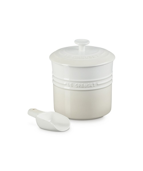 Le Creuset（ルクルーゼ）の「ペットフード・コンテナー（スクープ付き）（その他ペットグッズ・レディース・オレンジ/チェリーレッド/ピンク系その他/ホワイト/オレンジ系その他/ベージュ系その他/グレー系その他・ONE SIZE/ONESIZE）」の4枚目の写真