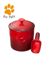 Le Creuset（ルクルーゼ）の「ペットフード・コンテナー（スクープ付き）（その他ペットグッズ）」