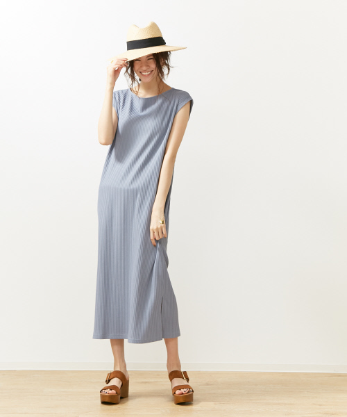 Rouge vif（ルージュヴィフ）の「バックデザインリブワンピース（ワンピース・レディース・サックスブルー/ピンク/チョコ/カーキ・FREE）」の3枚目の写真