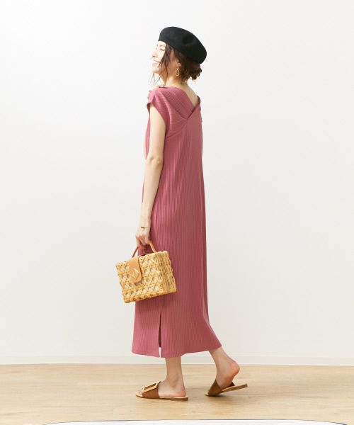 Rouge vif（ルージュヴィフ）の「バックデザインリブワンピース（ワンピース・レディース・サックスブルー/ピンク/チョコ/カーキ・FREE）」の12枚目の写真