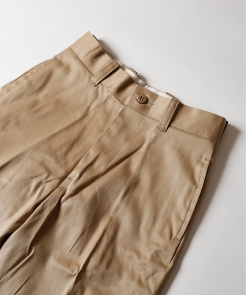 kha:ki（カーキ）の「「KHA:KI / カーキ」MIDRISE TAPERD CHINO　ミッドライズテーパードチノパンツ（チノパンツ・レディース・カーキ/ベージュ・1/2/0）」の18枚目の写真