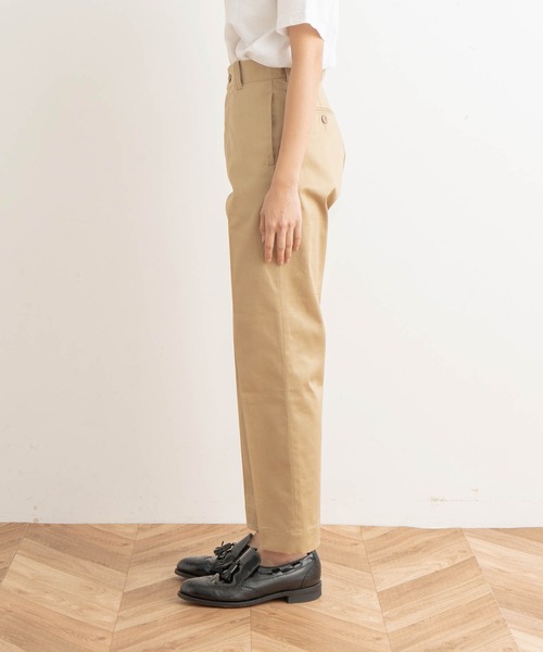 kha:ki（カーキ）の「「KHA:KI / カーキ」MIDRISE TAPERD CHINO　ミッドライズテーパードチノパンツ（チノパンツ・レディース・カーキ/ベージュ・1/2/0）」の9枚目の写真
