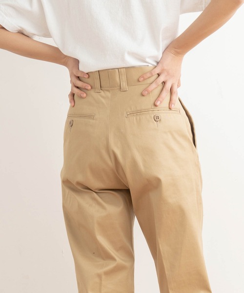 kha:ki（カーキ）の「「KHA:KI / カーキ」MIDRISE TAPERD CHINO　ミッドライズテーパードチノパンツ（チノパンツ・レディース・カーキ/ベージュ・1/2/0）」の13枚目の写真