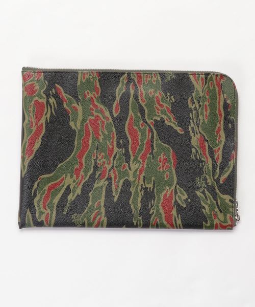 FABRICK(ファブリック)の「FABRICK【Winiche & Co.】DOCUMENT CASE A4(クラッチバッグ・メンズ・タイガーカモ・ONE SIZE)」の2枚目の写真