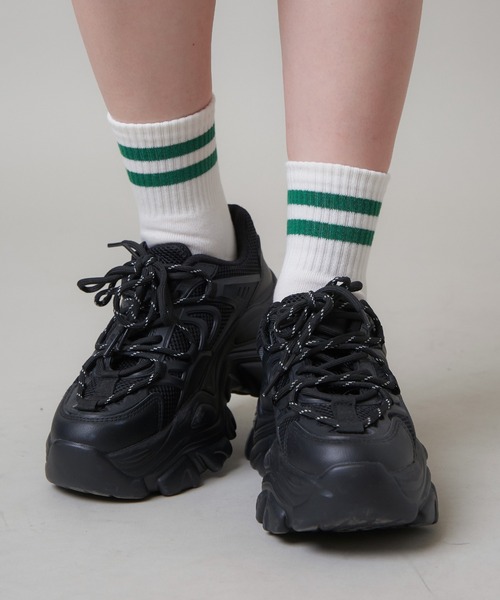 SPINNS（スピンズ）の「リブ ラインソックス（ソックス/靴下・レディース・ホワイト×ブラック/ホワイト×カーキブラウン/ホワイト×パープル/ホワイト×レッド/ブラック×ホワイト/オレンジ系その他/ベージュ系その他/ホワイト×グリーン・ONESIZE）」の3枚目の写真