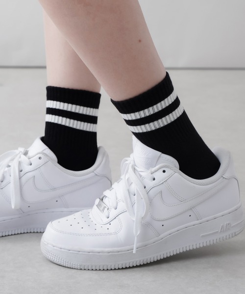 SPINNS（スピンズ）の「リブ ラインソックス（ソックス/靴下・レディース・ホワイト×ブラック/ホワイト×カーキブラウン/ホワイト×パープル/ホワイト×レッド/ブラック×ホワイト/オレンジ系その他/ベージュ系その他/ホワイト×グリーン・ONESIZE）」の6枚目の写真