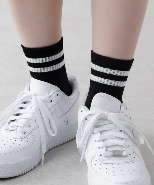 SPINNS（スピンズ）の「リブ ラインソックス（ソックス/靴下・レディース・ホワイト×ブラック/ホワイト×カーキブラウン/ホワイト×パープル/ホワイト×レッド/ブラック×ホワイト/オレンジ系その他/ベージュ系その他/ホワイト×グリーン・ONESIZE）」の13枚目の写真