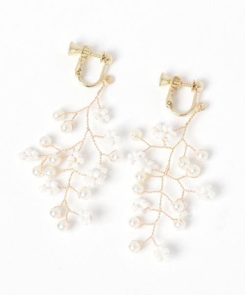 GLOBAL WORK（グローバルワーク）の「フサフサイヤリング/861285（イヤリング・レディース・ホワイト/ブラウン/ライトイエロー・FREE）」の2枚目の写真