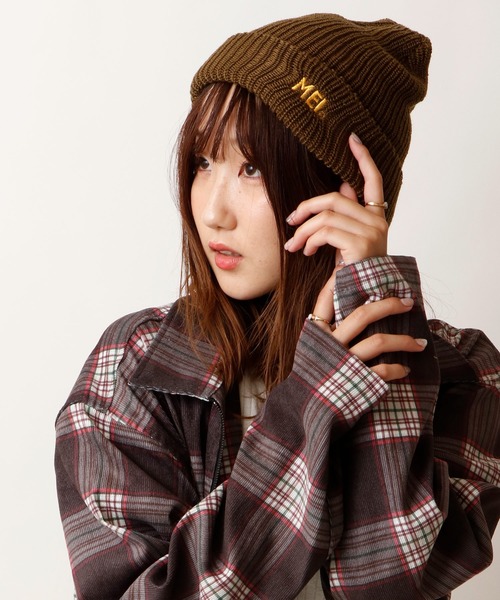 MEI(メイ)の「【MEI】ワンポイントロゴ アクリルニットキャップ(ニットキャップ/ビーニー・メンズ・チャコール/ブラウン/グレー/オリーブドラブ/ブラック/ベージュ・FREE)」の6枚目の写真