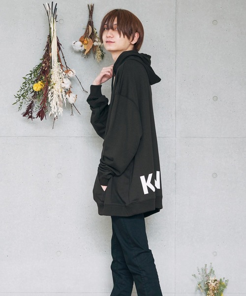 KANGOL（カンゴール）の「KANGOL カンゴール  別注 バックプリント スーパービッグシルエットプルオーバーパーカー（パーカー・メンズ・ダークグリーン/ホワイト/ブラック/ワイン/サンドベージュ/ベージュ・FREE）」の2枚目の写真