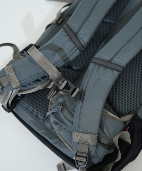COLEMAN(コールマン)の「【Coleman / コールマン】AITHRIA 25 エスリア(バックパック/リュック・レディース・グレー/ブラック/ホワイト・FREE)」の8枚目の写真