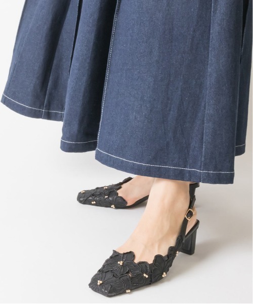 RANDA（ランダ）の「アシンメトリーフラワーカットバックストラップパンプス（パンプス・レディース・ブラック/ピンク/クリーム・LL/S/M/L）」の9枚目の写真