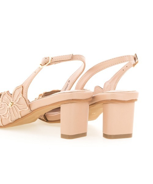 RANDA（ランダ）の「アシンメトリーフラワーカットバックストラップパンプス（パンプス・レディース・ブラック/ピンク/クリーム・LL/S/M/L）」の18枚目の写真