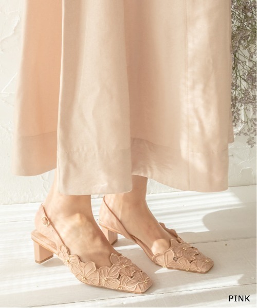 RANDA（ランダ）の「アシンメトリーフラワーカットバックストラップパンプス（パンプス・レディース・ブラック/ピンク/クリーム・LL/S/M/L）」の20枚目の写真