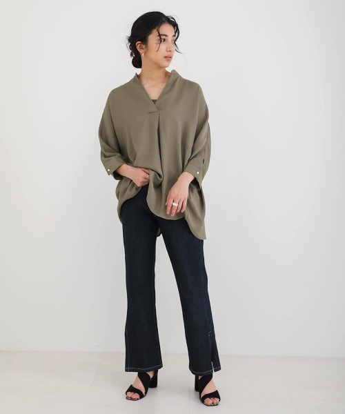 Bou Jeloud（ブージュルード）の「清涼感あるさらさら素材◆スキッパーブラウス（シャツ/ブラウス・レディース・ブラック/ベージュ/カーキ/ブルー・38）」の17枚目の写真