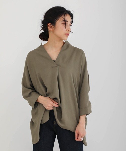 Bou Jeloud（ブージュルード）の「清涼感あるさらさら素材◆スキッパーブラウス（シャツ/ブラウス・レディース・ブラック/ベージュ/カーキ/ブルー・38）」の8枚目の写真