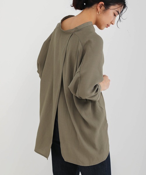 Bou Jeloud（ブージュルード）の「清涼感あるさらさら素材◆スキッパーブラウス（シャツ/ブラウス・レディース・ブラック/ベージュ/カーキ/ブルー・38）」の13枚目の写真