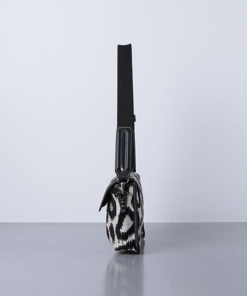 A VACATION（アヴァケーション）の「＜A VACATION（ア ヴァケーション  