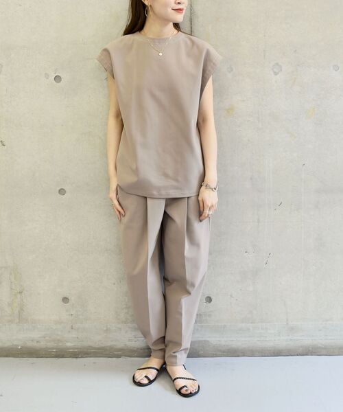 SHIPS(シップス)の「Wai+:タックボリュームテーパードパンツ◆(その他パンツ・レディース・ブラック/カーキ・SMALL/MEDIUM)」の14枚目の写真