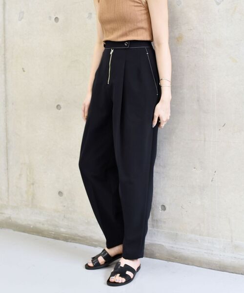 SHIPS(シップス)の「Wai+:タックボリュームテーパードパンツ◆(その他パンツ・レディース・ブラック/カーキ・SMALL/MEDIUM)」の20枚目の写真