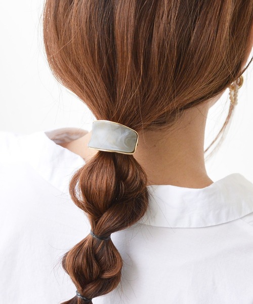 ma chere Cosette?(マシェールコゼット)の「マーブルアクリルカーブヘアゴム(ヘアゴム・レディース・ベージュ/ブラウン/グレー・FREE)」の2枚目の写真