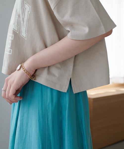 DISCOAT（ディスコート）の「カレッジロゴ肩開きショートTシャツ（Tシャツ/カットソー・レディース・チャコールグレー/ライトグレー/オフホワイト・FREE）」の10枚目の写真