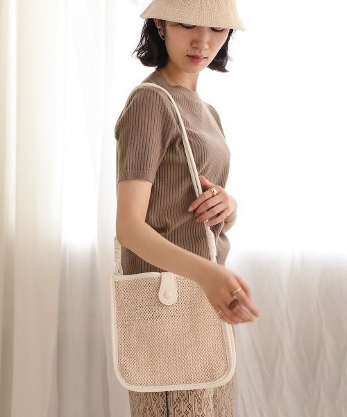 Bab（バブ）の「配色カラーショルダーバッグ（ショルダーバッグ・レディース・イエロー/ホワイト/ライトグリーン・ONESIZE）」の4枚目の写真