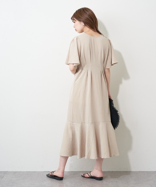 natural couture(ナチュラルクチュール)の「釦あきマーメイド2WAYワンピース(ワンピース・レディース・ブラック/ベージュ/カーキ/ストライプ/サーモンピンク・FREE)」の6枚目の写真