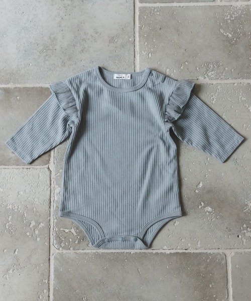 pairmanon(ペアマノン)の「【ふんわりワッフル】【かぞくおそろい】【ベビー】選べる肩フリル長袖ロンパース(ロンパース・キッズ・グレー系その他5/ドット/ピンク系その他5/ブラック系その他5/ベージュ系その他6/ブラウン系その他6/ベージュ系その他7/レッド系その他/ホワイト系その他/ホワイト系その他2/ブラック系その他4/ベージュ系その他4/ベージュ系その他2/ブルー系その他4/グレイッシュベージュ/ピンク系その他2/ピンク系その他/ピンク系その他4/ピンク/ピンク系その他3/ダークブルー/ミント/モカ/ベージュ系その他・80/70)」の17枚目の写真