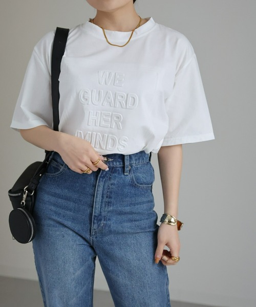 sakishimatokyo(サキシマトーキョー)の「エンボス加工ロゴTシャツ(Tシャツ/カットソー・レディース・ホワイト/ブラック/ベージュ/ブルー/チャコールグレー/ブラウン・FREE)」の9枚目の写真