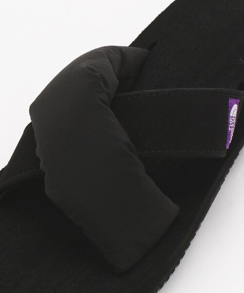 THE NORTH FACE PURPLE LABEL（ザ ノースフェイス パープルレーベル）の「THE NORTH FACE/ザ ノース フェイス Lounge Nuptse Sandal（サンダル・レディース・ブラック/ベージュ・10）」の11枚目の写真