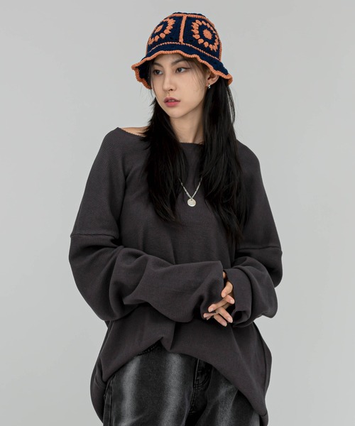 FOLLOWIN（フォロウィン）の「[FLW MADE] 【UNISEX】ワイドネックロングTシャツ（Tシャツ/カットソー・メンズ・ブラック/グレー/アイボリー・FREE）」の8枚目の写真