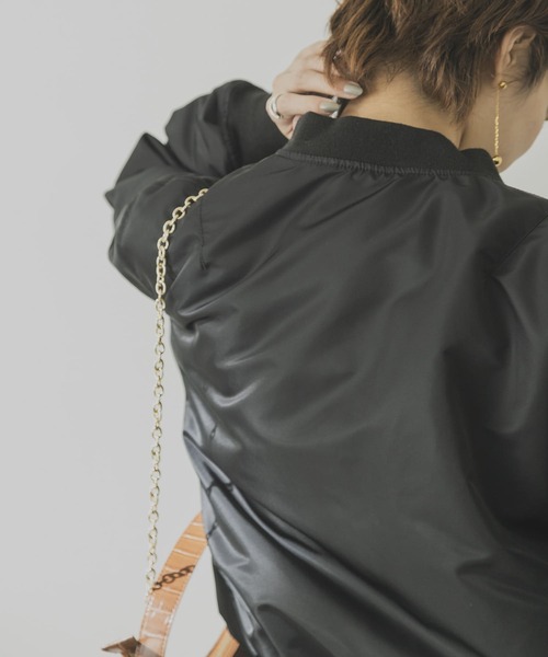 URBAN RESEARCH（アーバンリサーチ）の「機能中綿MA-1(高機能中綿素材使用)（ブルゾン・レディース・ブラック/カーキ・FREE）」の14枚目の写真