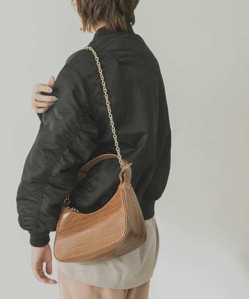 URBAN RESEARCH（アーバンリサーチ）の「機能中綿MA-1(高機能中綿素材使用)（ブルゾン・レディース・ブラック/カーキ・FREE）」の18枚目の写真