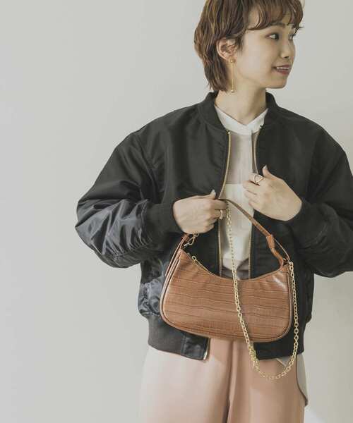 URBAN RESEARCH（アーバンリサーチ）の「機能中綿MA-1(高機能中綿素材使用)（ブルゾン・レディース・ブラック/カーキ・FREE）」の4枚目の写真