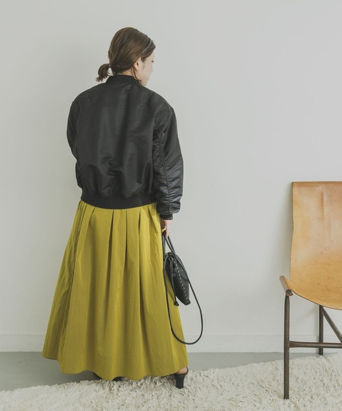 URBAN RESEARCH（アーバンリサーチ）の「機能中綿MA-1(高機能中綿素材使用)（ブルゾン・レディース・ブラック/カーキ・FREE）」の19枚目の写真