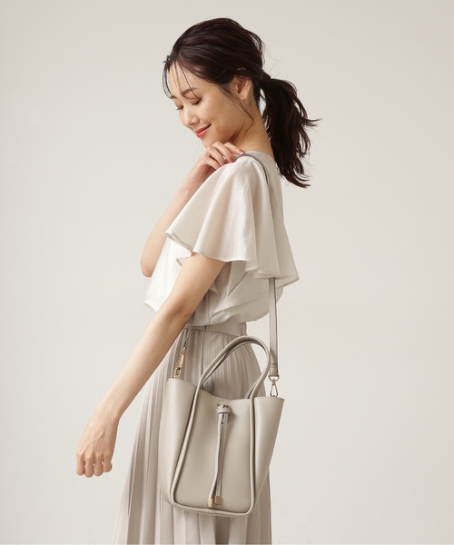 NATURAL BEAUTY BASIC（ナチュラルビューティーベーシック）の「トゥーフェイストート（トートバッグ・レディース・ベージュ/グレー/ブルー・ﾌﾘ-）」の4枚目の写真