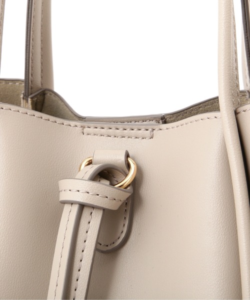 NATURAL BEAUTY BASIC（ナチュラルビューティーベーシック）の「トゥーフェイストート（トートバッグ・レディース・ベージュ/グレー/ブルー・ﾌﾘ-）」の8枚目の写真