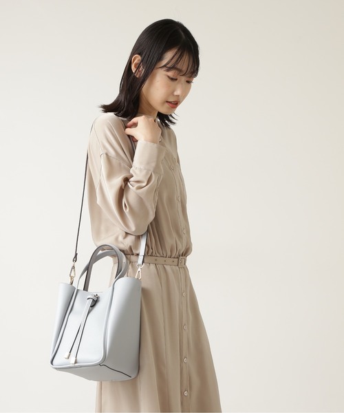 NATURAL BEAUTY BASIC（ナチュラルビューティーベーシック）の「トゥーフェイストート（トートバッグ・レディース・ベージュ/グレー/ブルー・ﾌﾘ-）」の15枚目の写真