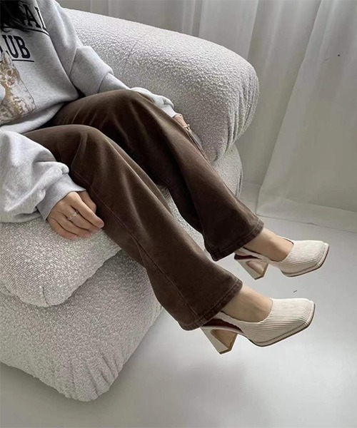 chuclla（チュクラ）の「Corduroy back strap pumps chs21a032（その他シューズ・レディース・アイボリー/ブラック/レンガ/グリーン/ブルー・36/40/38/37/39）」の2枚目の写真