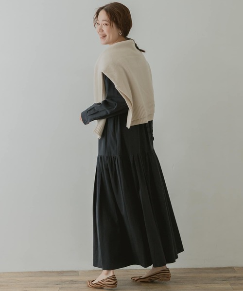 F by ROSSO(エフバイロッソ)の「F by ROSSO バンドカラーツイルフレアワンピース(ワンピース・レディース・カーキ/ベージュ/ネイビー・38/36)」の8枚目の写真