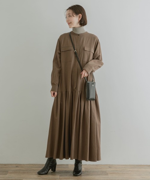 F by ROSSO(エフバイロッソ)の「F by ROSSO バンドカラーツイルフレアワンピース(ワンピース・レディース・カーキ/ベージュ/ネイビー・38/36)」の19枚目の写真