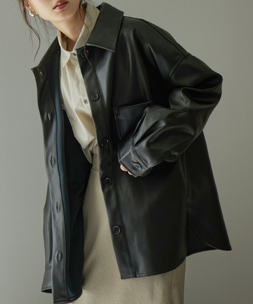 Fashion Letter（ファッションレター）の「フェイクレザーオーバーサイズシャツジャケット（ライダースジャケット・レディース・アイボリー/ブラック・M）」の2枚目の写真