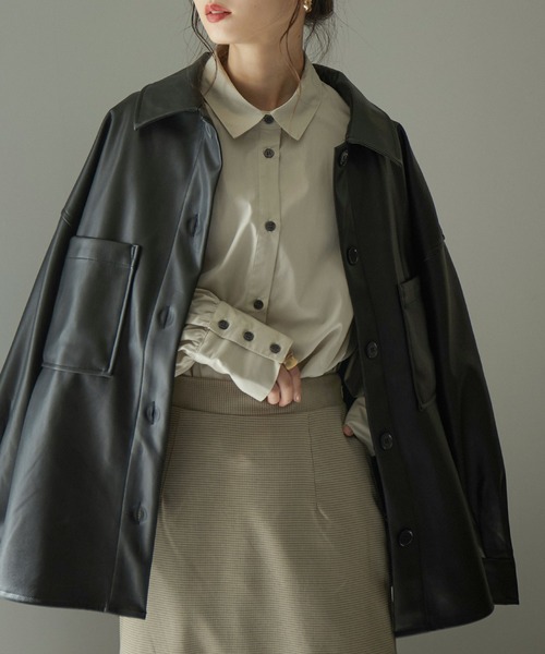 Fashion Letter（ファッションレター）の「フェイクレザーオーバーサイズシャツジャケット（ライダースジャケット・レディース・アイボリー/ブラック・M）」の8枚目の写真