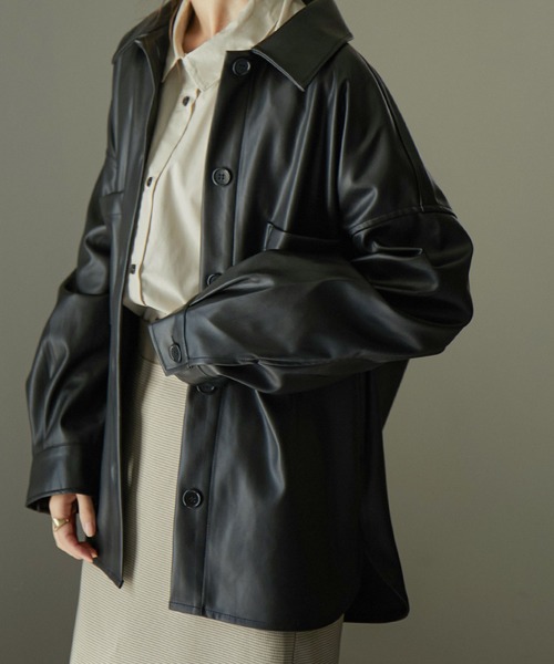 Fashion Letter（ファッションレター）の「フェイクレザーオーバーサイズシャツジャケット（ライダースジャケット・レディース・アイボリー/ブラック・M）」の19枚目の写真