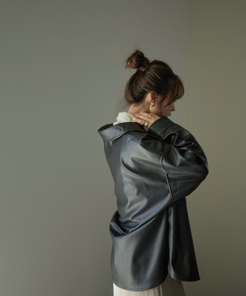 Fashion Letter（ファッションレター）の「フェイクレザーオーバーサイズシャツジャケット（ライダースジャケット・レディース・アイボリー/ブラック・M）」の22枚目の写真