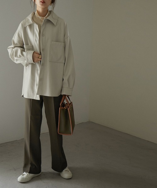 Fashion Letter（ファッションレター）の「フェイクレザーオーバーサイズシャツジャケット（ライダースジャケット・レディース・アイボリー/ブラック・M）」の14枚目の写真