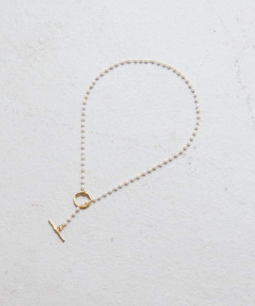 Abahouse Devinette(ドゥヴィネット)の「ベビーパールリングポイントネックレス(ネックレス・レディース・ゴールド・フリー)」の2枚目の写真